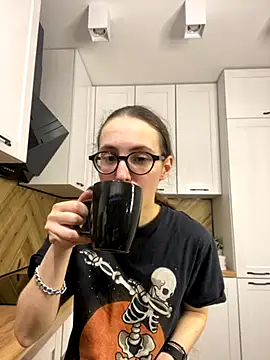 MartiniiSelenna online show from November 11, 6:30 am