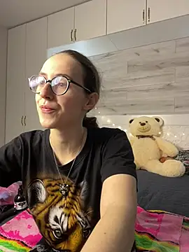 Snapshot of MartiniiSelenna chatting on June 15, 5:51 am MartiniiSelenna online show from June 15, 5:51 am