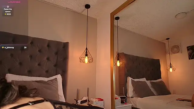 Snapshot of AngelinaRoss_ chatting on February 27, 10:09 pm AngelinaRoss online show from February 27, 10:09 pm