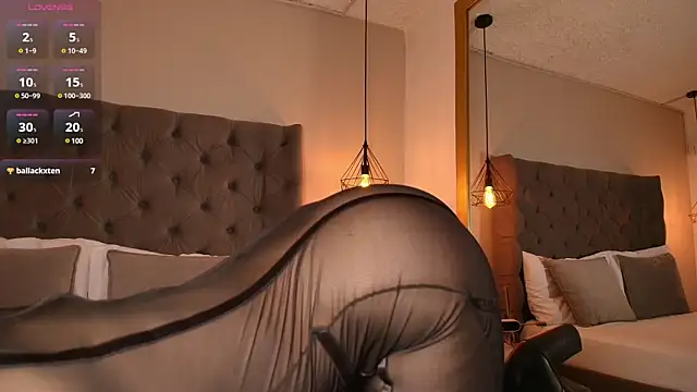 Snapshot of AngelinaRoss_ chatting on March 17, 5:49 pm AngelinaRoss online show from March 17, 5:49 pm