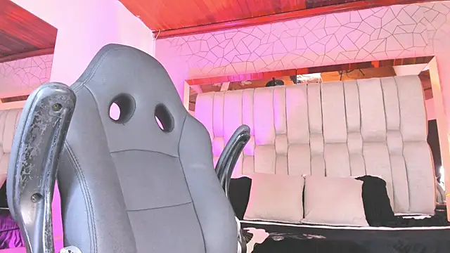 AngelineHeet online show from January 18, 6:45 am