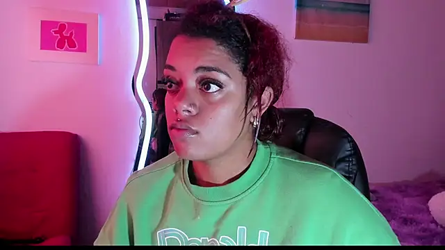 ladyrd1 online show from September 14, 6:52 pm