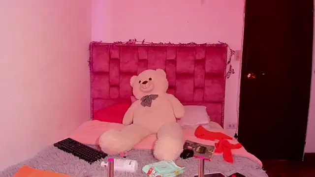 ladyrd1 online show from March 29, 6:42 pm