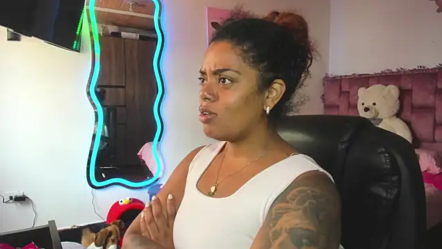 ladyrd1 online show from March 1, 6:19 pm