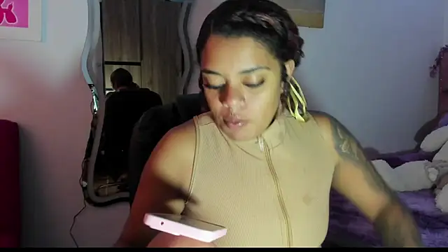 ladyrd1 online show from September 13, 10:21 pm