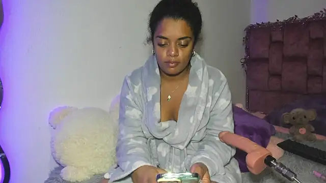 ladyrd1 online show from January 12, 7:48 am