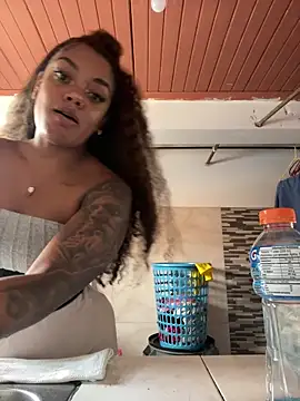 ladyrd1 online show from January 18, 8:23 pm