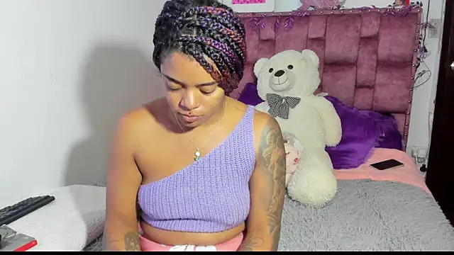 ladyrd1 online show from October 18, 7:54 am