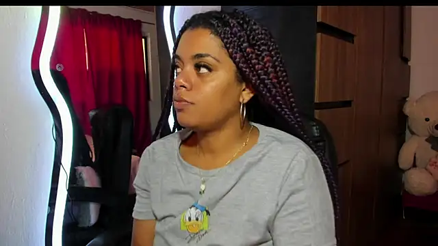 ladyrd1 online show from November 11, 1:39 pm