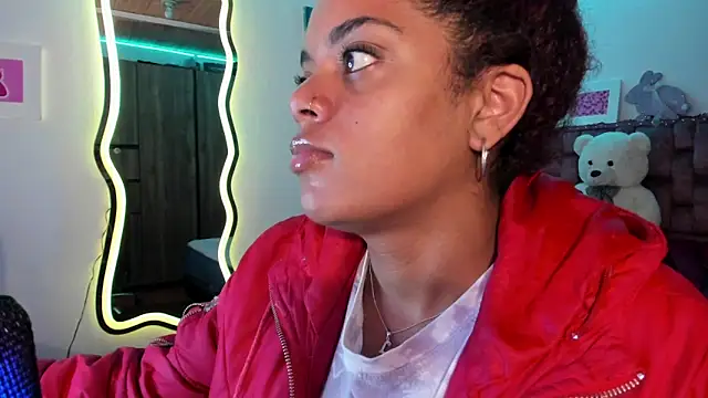 ladyrd1 online show from February 23, 9:44 am