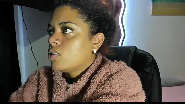 ladyrd1 online show from September 25, 3:56 am