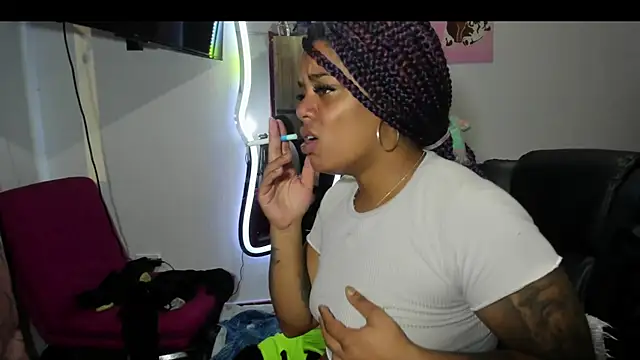 ladyrd1 online show from November 27, 2:45 am