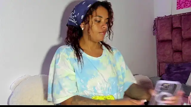 ladyrd1 online show from September 22, 3:56 am