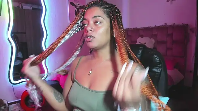 ladyrd1 online show from February 11, 1:11 pm