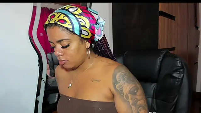 ladyrd1 online show from November 9, 6:12 pm