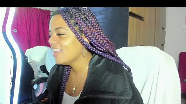 ladyrd1 online show from November 20, 3:51 am