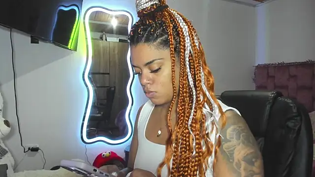 ladyrd1 online show from February 4, 1:55 am