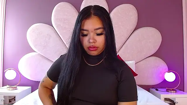 Snapshot of MarianaGarciaa__ chatting on May 8, 7:17 pm MarianaGarciaa online show from May 8, 7:17 pm