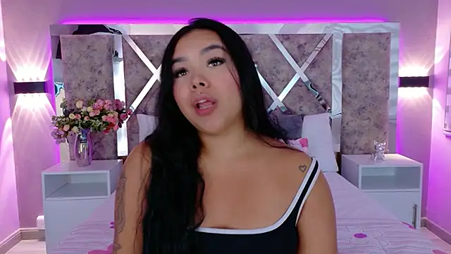 MarianaGarciaa   online show from December 2, 7:15 pm