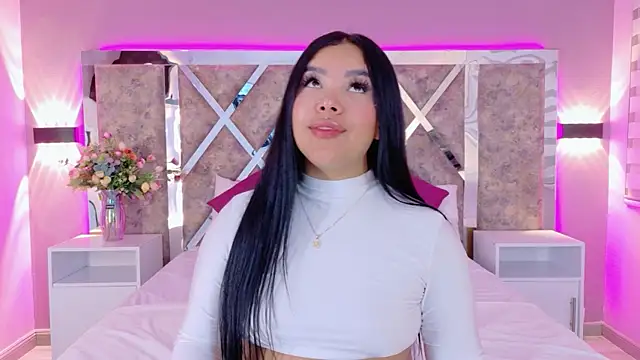 MarianaGarciaa   online show from April 10, 7:10 pm