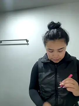 MarianaGarciaa   online show from December 19, 6:32 pm