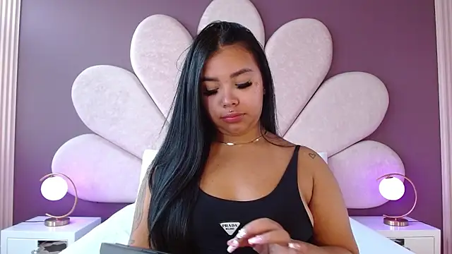 Snapshot of MarianaGarciaa__ chatting on May 7, 7:06 pm MarianaGarciaa online show from May 7, 7:06 pm