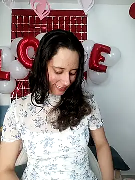 lovely kitt online show from February 15, 3:40 am