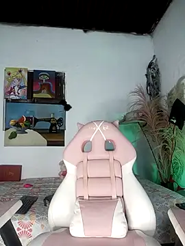 lovely kitt online show from March 18, 2:48 am