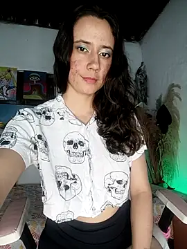 lovely kitt online show from March 22, 10:00 pm