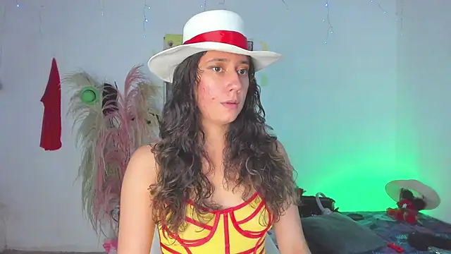 Snapshot of lovely_kitt chatting on June 15, 12:12 am lovely kitt online show from June 15, 12:12 am