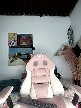 lovely kitt online show from March 27, 10:11 pm