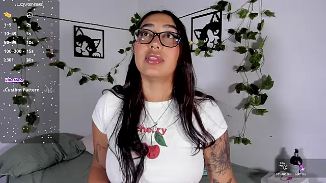 Snapshot of melanieecox chatting on September 26, 11:33 pm melanieecox online show from September 26, 11:33 pm