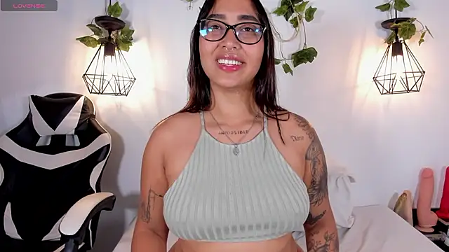 melanieecox online show from March 25, 11:14 pm