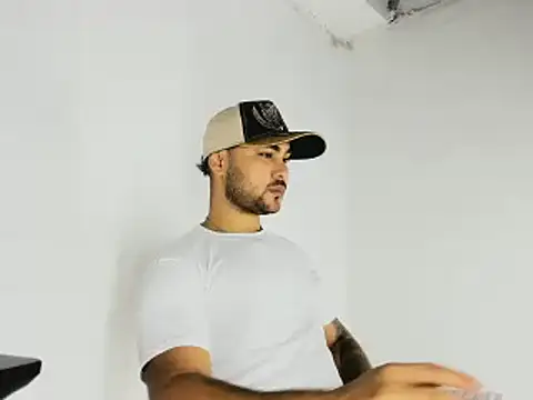 Snapshot of Sebas-hott chatting on November 1, 10:36 pm Sebas-hott online show from November 1, 10:36 pm