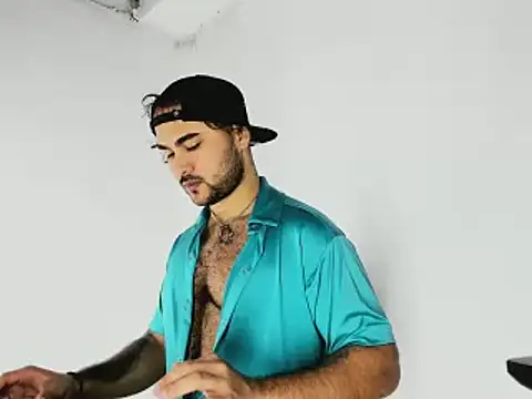 Snapshot of Sebas-hott chatting on November 6, 9:30 pm Sebas-hott online show from November 6, 9:30 pm