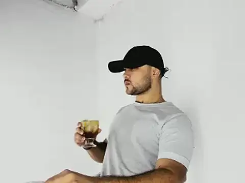 Snapshot of Sebas-hott chatting on October 30, 10:39 pm Sebas-hott online show from October 30, 10:39 pm