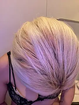 Rei1216xo online show from March 26, 4:22 am