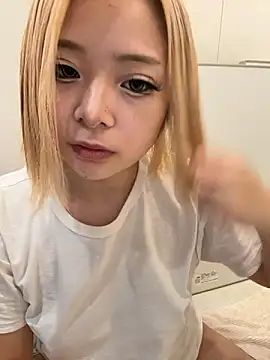 Snapshot of Rei1216xo chatting on November 30, 3:07 am Rei1216xo online show from November 30, 3:07 am