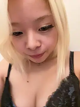 Rei1216xo online show from April 7, 8:27 am