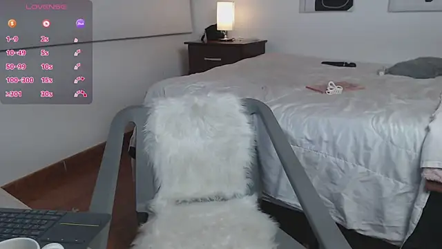 Snapshot of Lucy_joi chatting on March 3, 6:42 am Lucy joi online show from March 3, 6:42 am