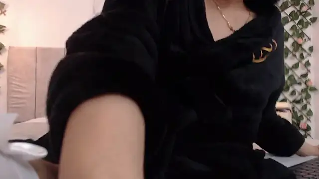 Snapshot of Lucy_joi chatting on July 17, 5:15 am Lucy joi online show from July 17, 5:15 am