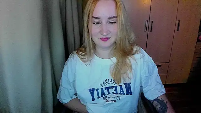 Snapshot of KeiraNight chatting on June 14, 3:24 pm KeiraNight online show from June 14, 3:24 pm