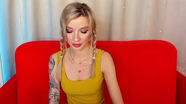 Snapshot of AlinaLovelyX chatting on November 13, 1:09 am AlinaLovelyX online show from November 13, 1:09 am