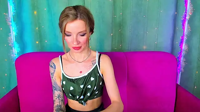 AlinaLovelyX online show from January 19, 1:42 am