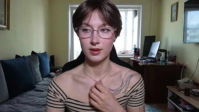 MalvinaBlum online show from April 19, 4:24 am