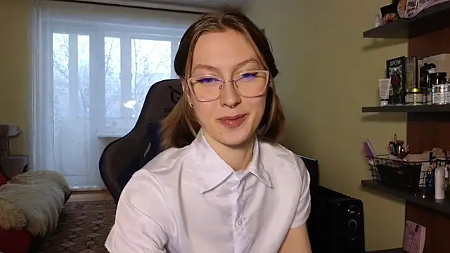 MalvinaBlum online show from December 4, 6:05 am