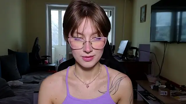 MalvinaBlum online show from February 17, 7:49 am