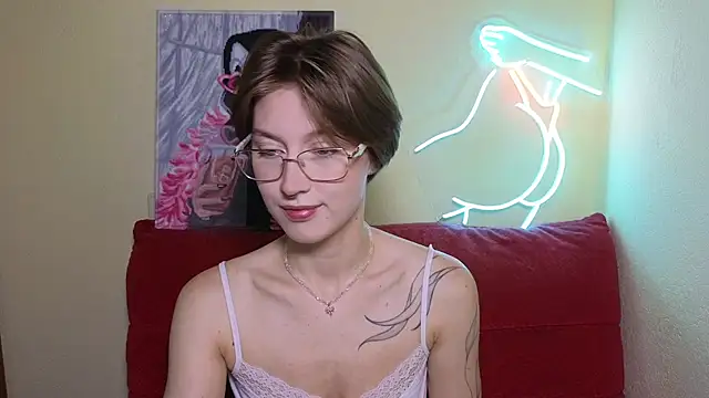 Snapshot of MalvinaBlum chatting on July 9, 5:08 am MalvinaBlum online show from July 9, 5:08 am