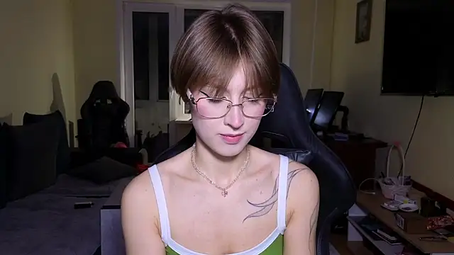 MalvinaBlum online show from February 23, 12:17 pm