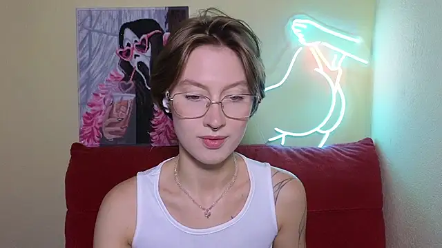 Snapshot of MalvinaBlum chatting on July 16, 2:19 am MalvinaBlum online show from July 16, 2:19 am